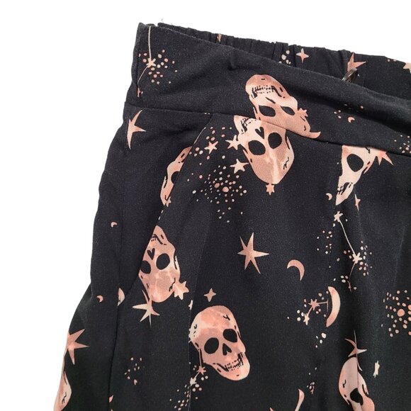 Torrid Womens Size 1 Mini Challis Skirtall Black Scull Print Gothic Grunge - Picture 6 of 9